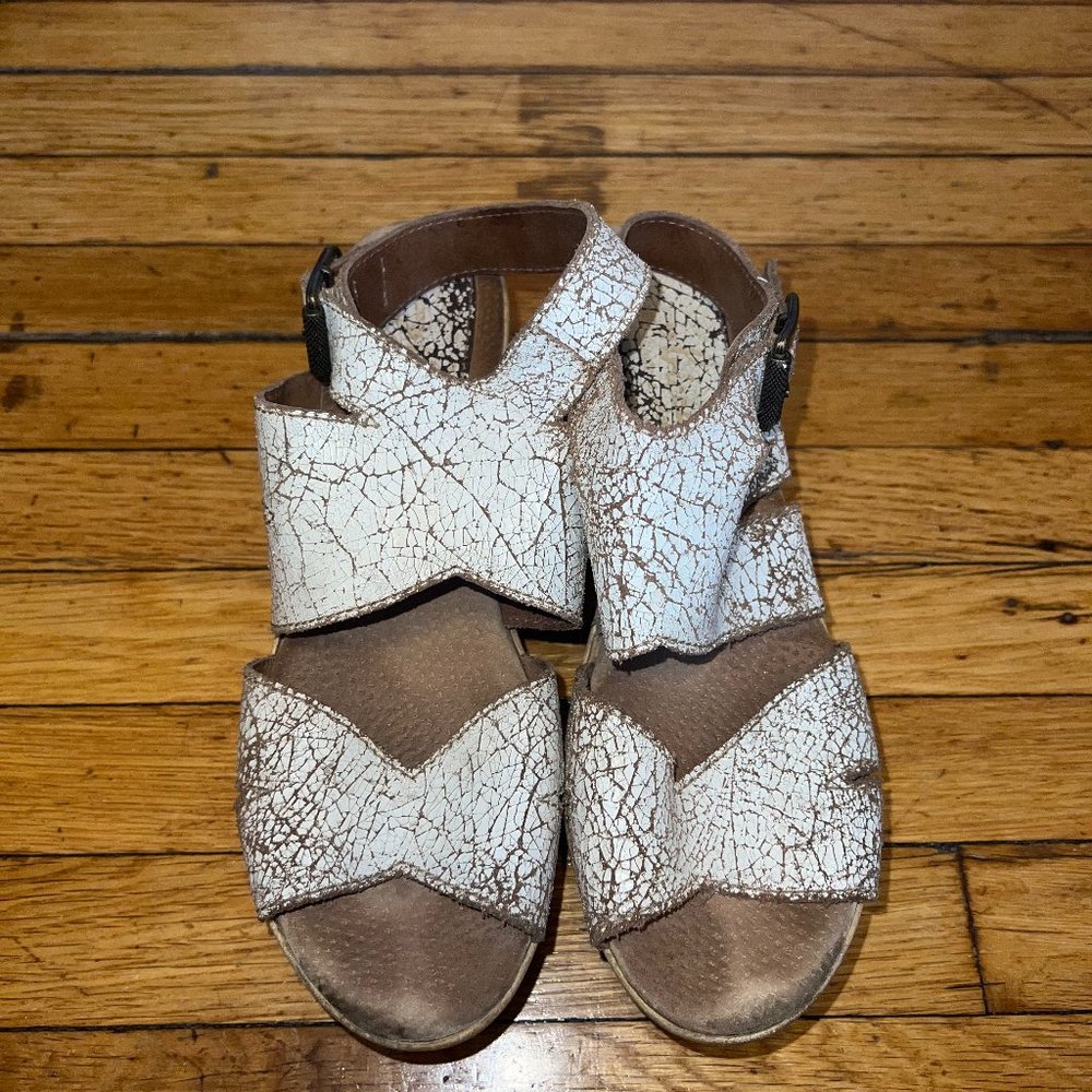 Sbicca Vintage Collection White Crackle Leather Platform Wedge Sandals